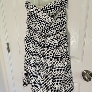 Outback Red size 6 strapless dress. The Limited